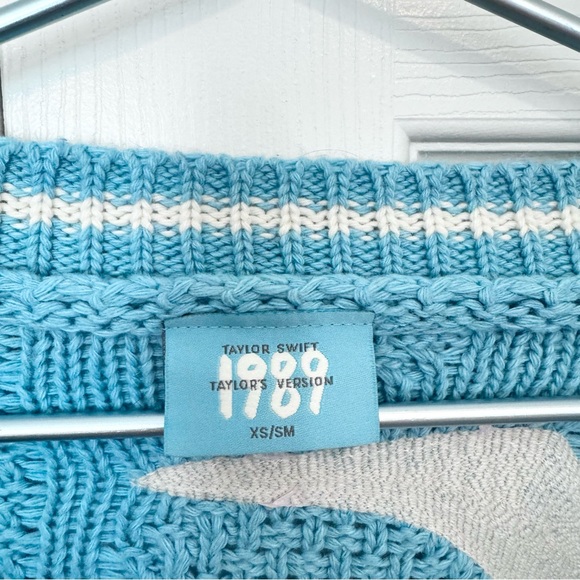 ✨ Authentic Taylor Swift 1989 (Taylor’s Version) Cardigan — Size XS/S ✨ - Picture 4 of 9